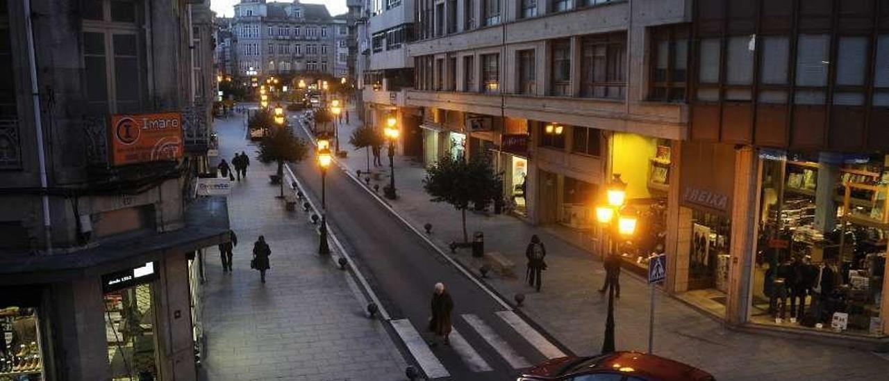 Imagen de archivo de la calle Calvo Sotelo, semipeatonal. // Bernabé/Javier Lalín