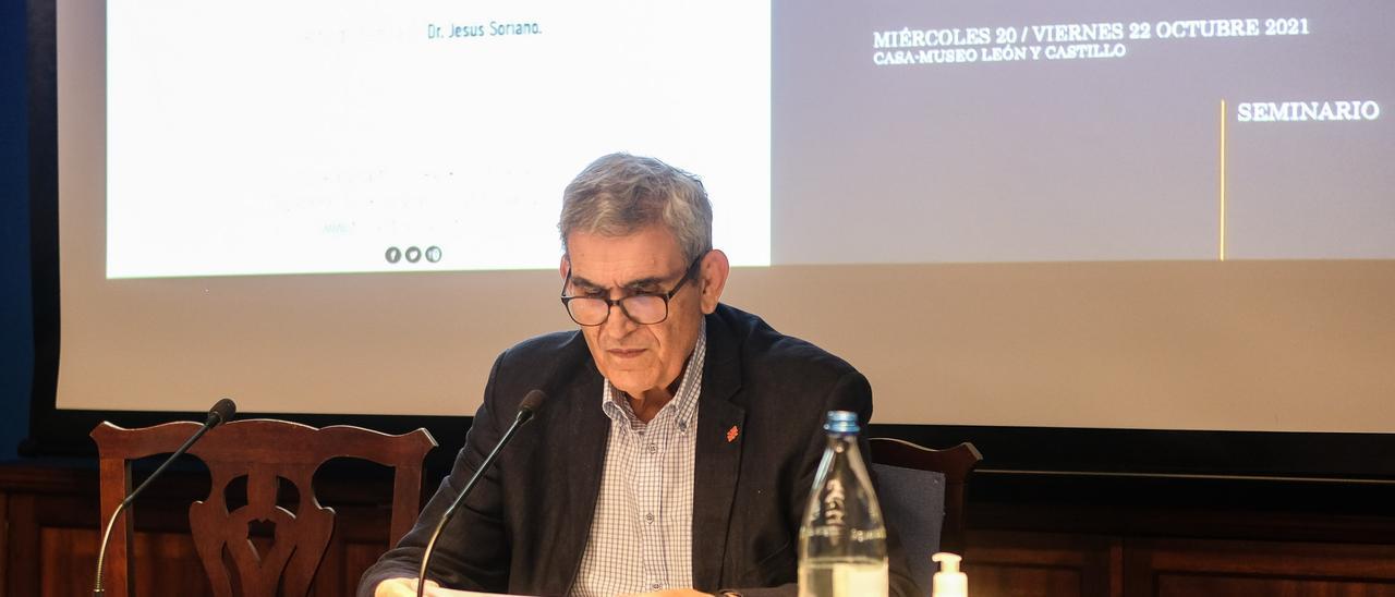 Jesús Soriano, director del seminario ‘Mito y realidad de la masonería’, en la casa museo León y Castillo.