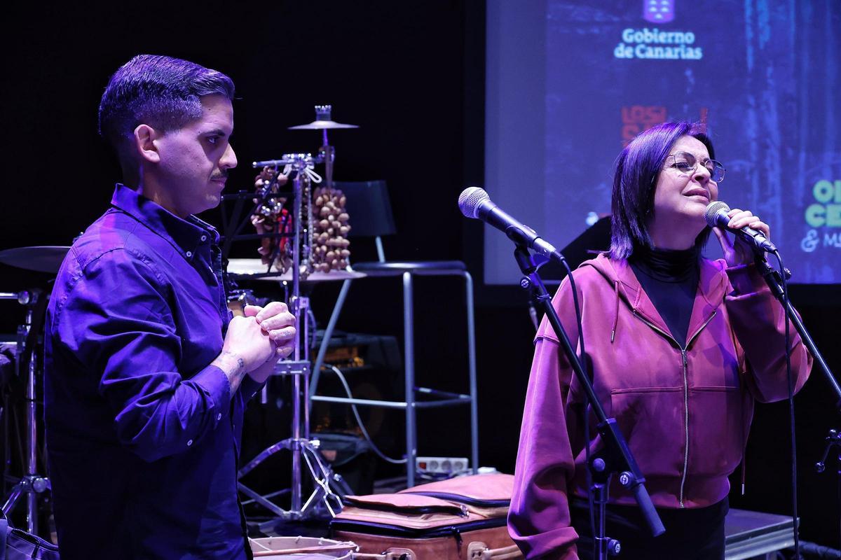 Besay Pérez y Olga Cerpa durante la interpretación del tema que abre 'Balada de Sabanda'.