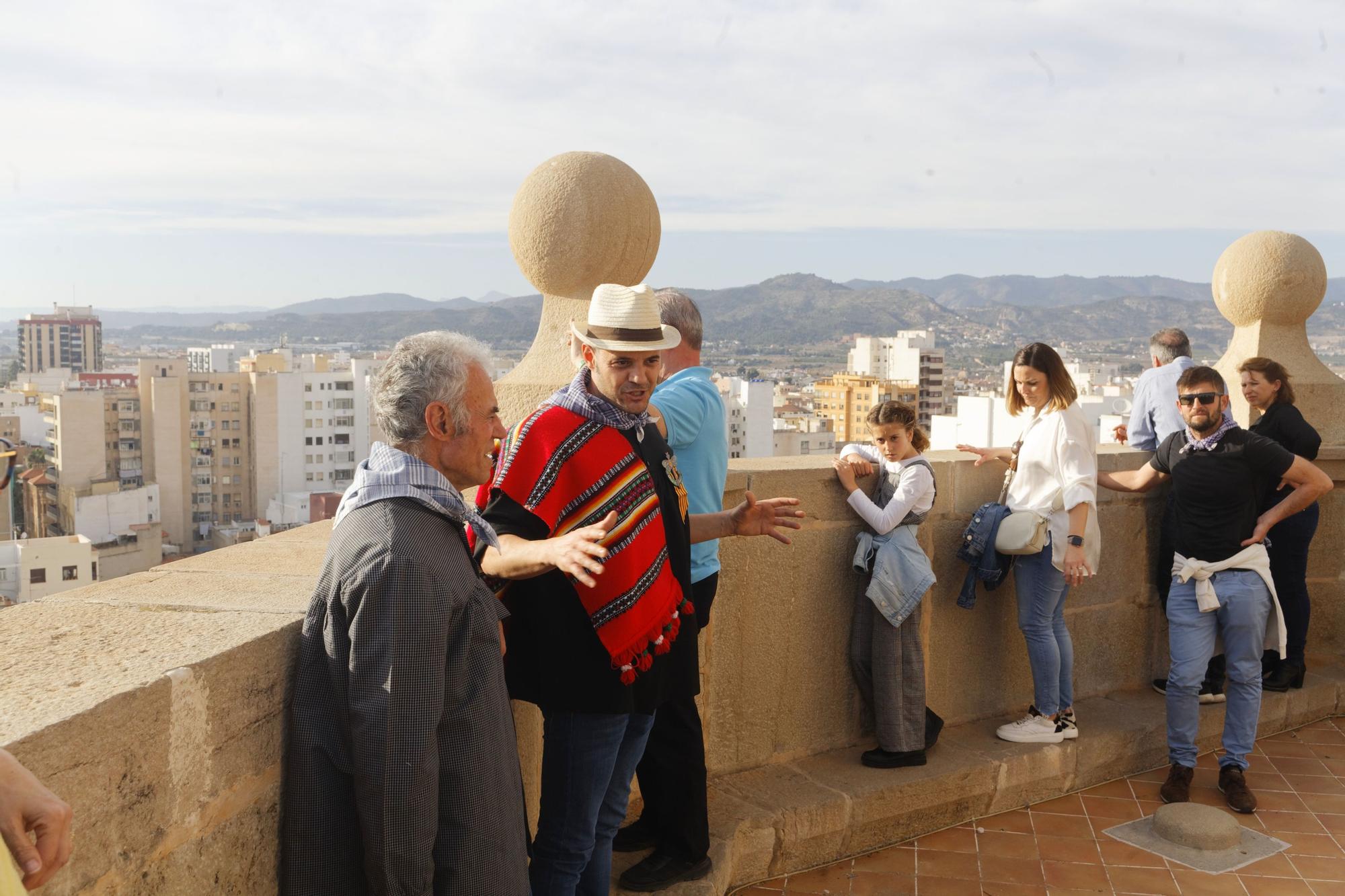 Castelló redescubre la historia del Fadrí con la Pujà de la colla El Pixaví