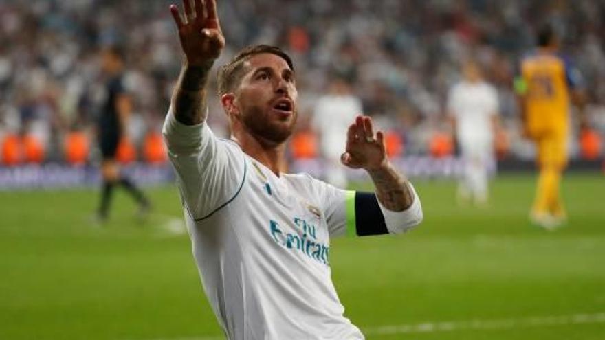 Sergio Ramos celebra el gol que anotó ante el Apoel.