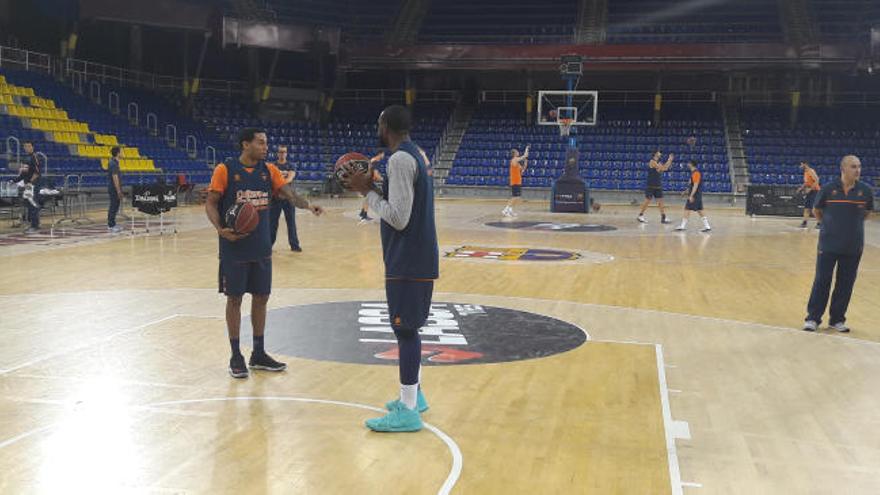 Los jugadores taronja, en un entrenamiento en el Palau