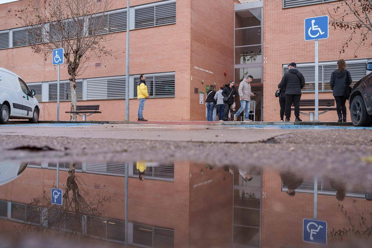 Fotogalería | Así han sido las oposiciones a celador del SES en Mérida