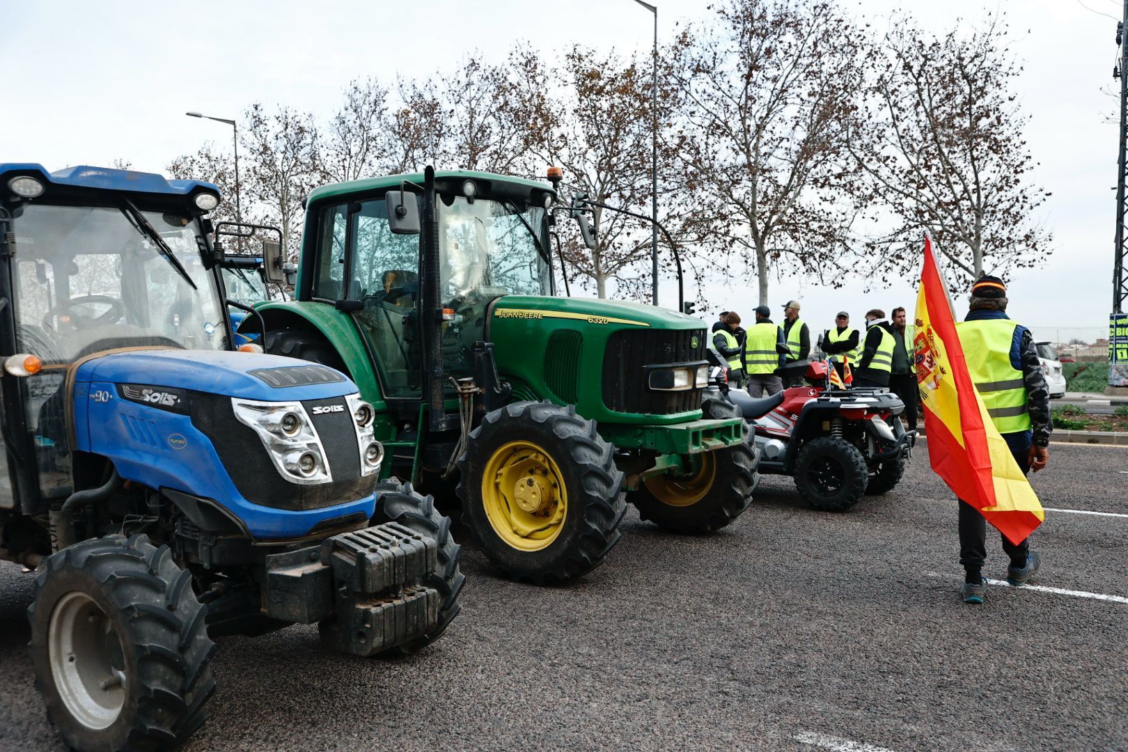 Las primeras tractoradas colapsan València