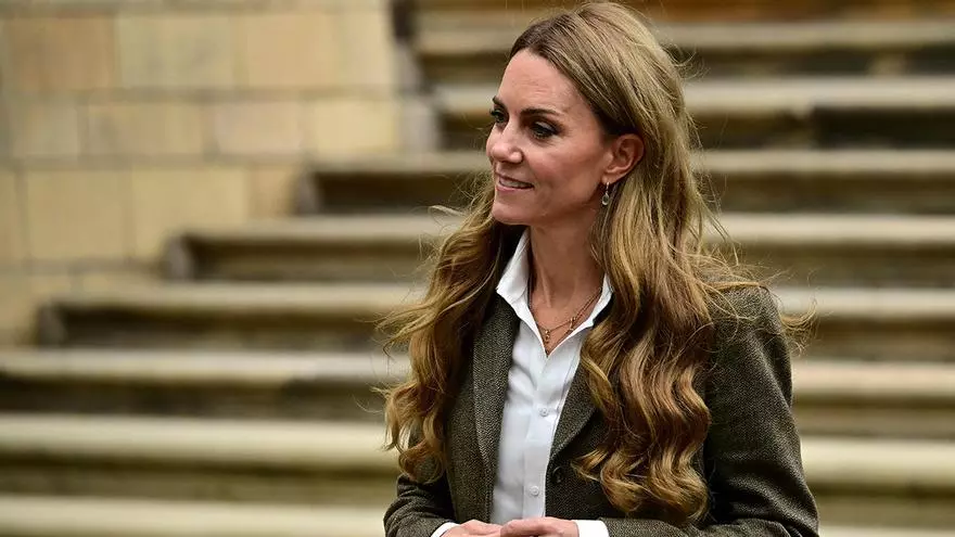 Kate Middleton estrena nueva imagen rubia en una visita al Museo de Historia Natural de Londres