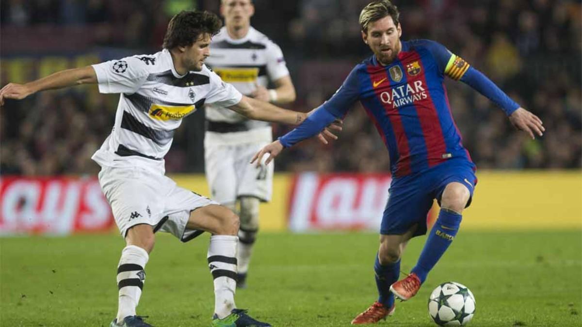 Leo Messi, en una acción del partido entre el FC Barcelona y el Borussia Mönchengladbach, el que más pases ha registrado en Champions League hasta la fecha