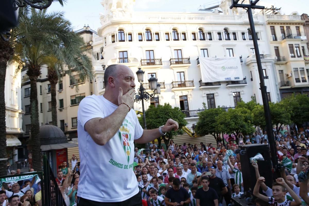 El Córdoba CF Futsal celebra el ascenso en Las Tendillas