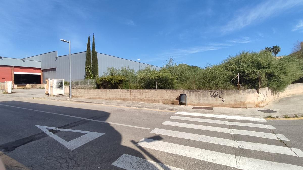 Imagen de la parcela del barrio de So Na Monda donde se ejecutará una promoción de casi 200 viviendas.