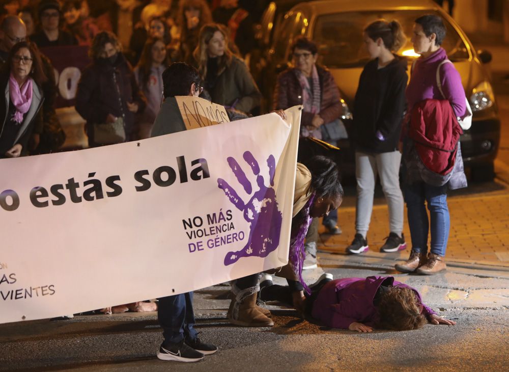 Sagunt grita contra la violencia machista el 25N