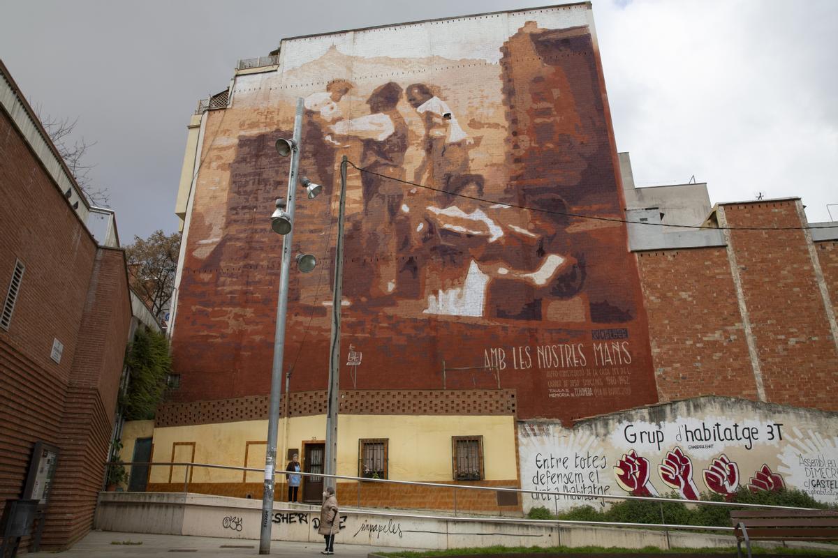 Mural que recuerda el origen del barrio de La Teixonera.