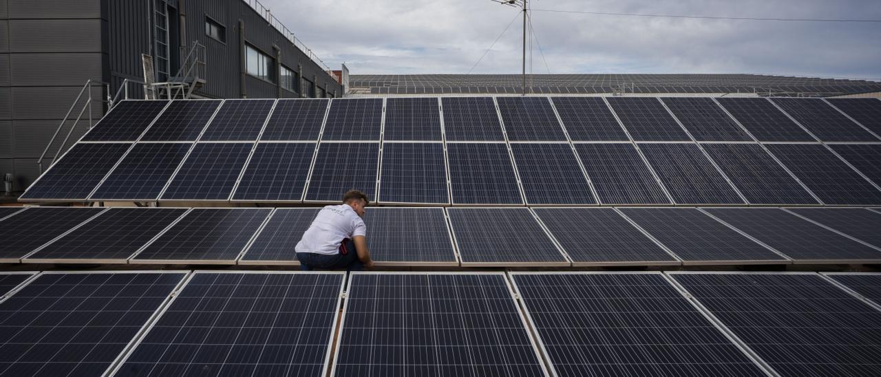 Placas solares en Riba-roja.