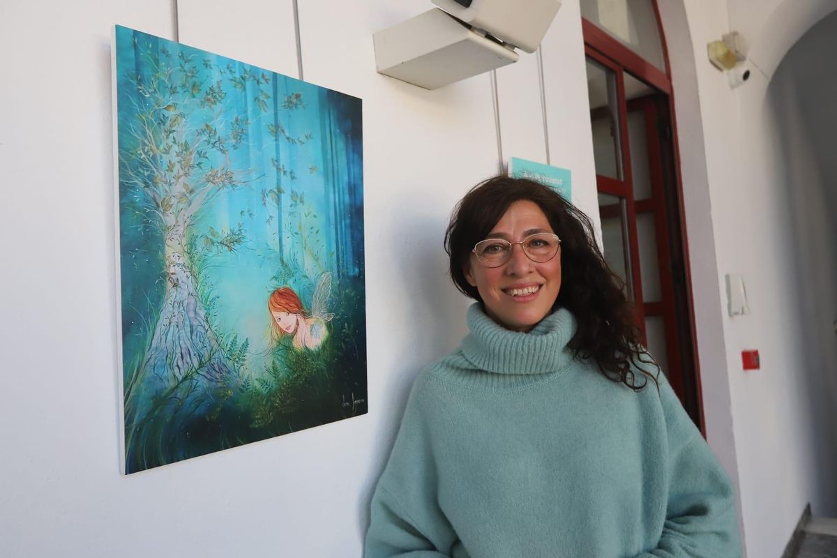 Dori Serrano, ante una de sus obras.