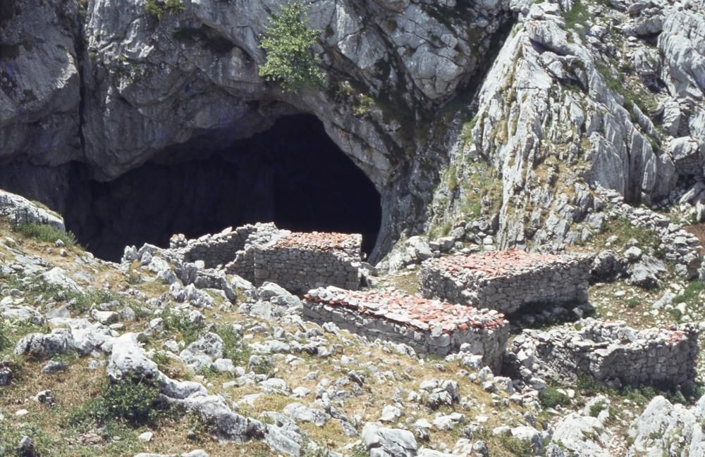 Fotografías de montaña donadas al Pueblo de Asturias