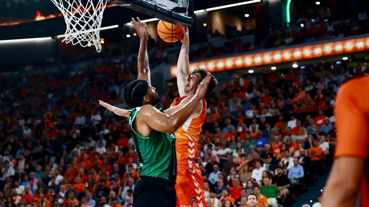 El Valencia Basket lucha por meterse en la final del play-off por el título de Liga ante el Joventut.