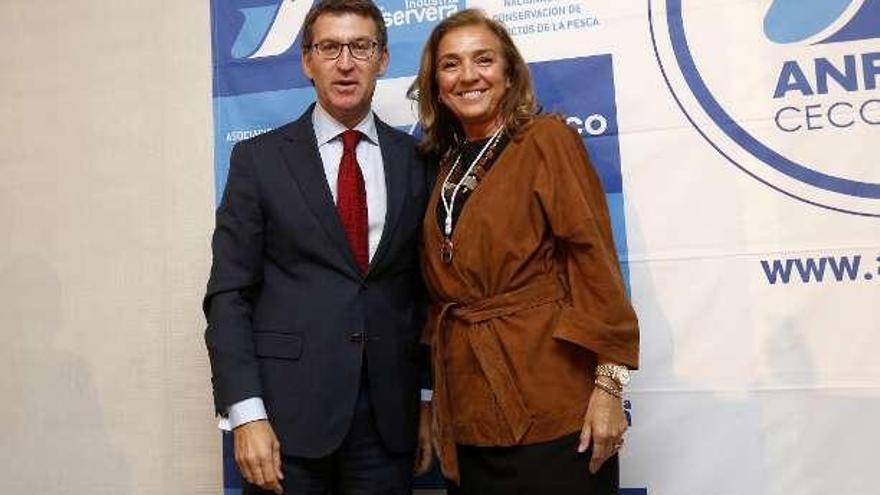 Carmen Vela | Feijóo entrega la condecoración de oro a la responsable de la Secretaría General de I+D+i.