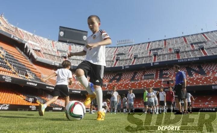 Si participaste en 'Yo pisé Mestalla' búscate en nuestra galería del martes