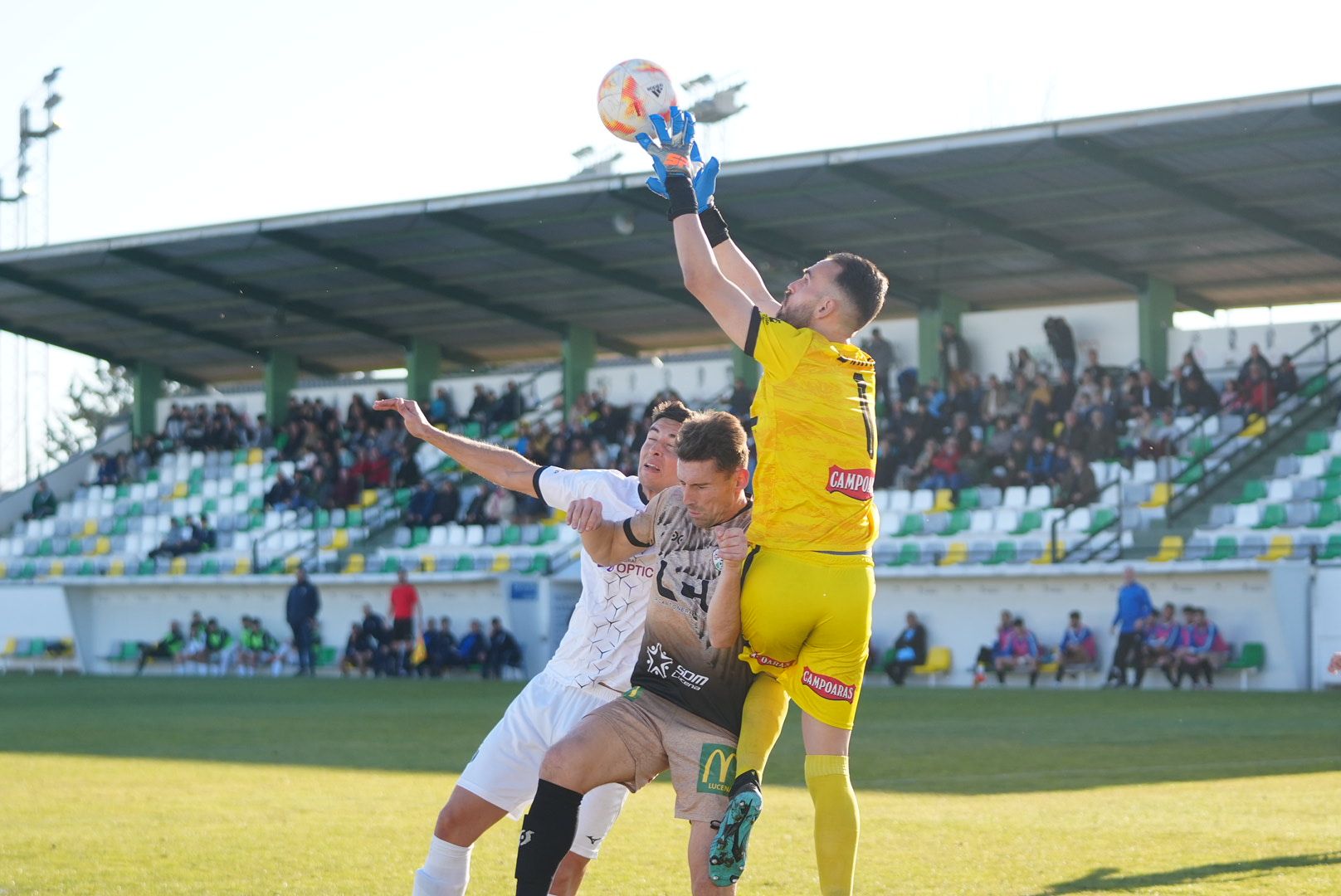 Las imágenes del derbi entre el Pozoblanco y el Ciudad de Lucena