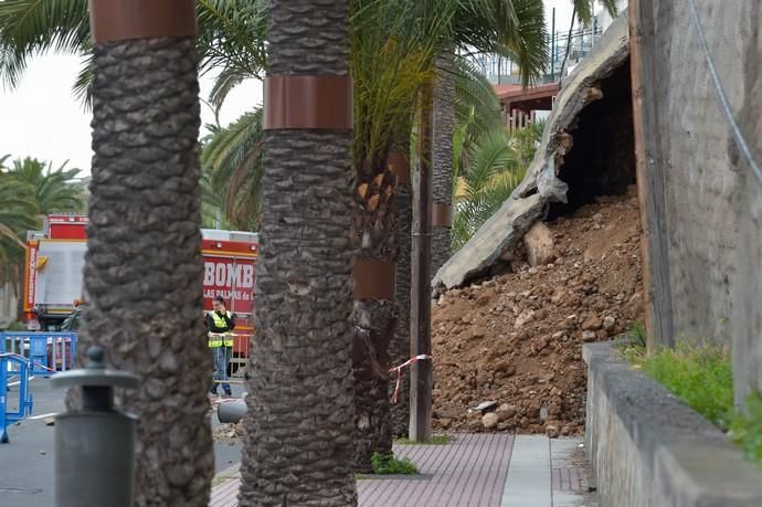 11-04-2019 LAS PALMAS DE GRAN CANARIA. Derrumbe en Paseo de Chill  | 11/04/2019 | Fotógrafo: Andrés Cruz