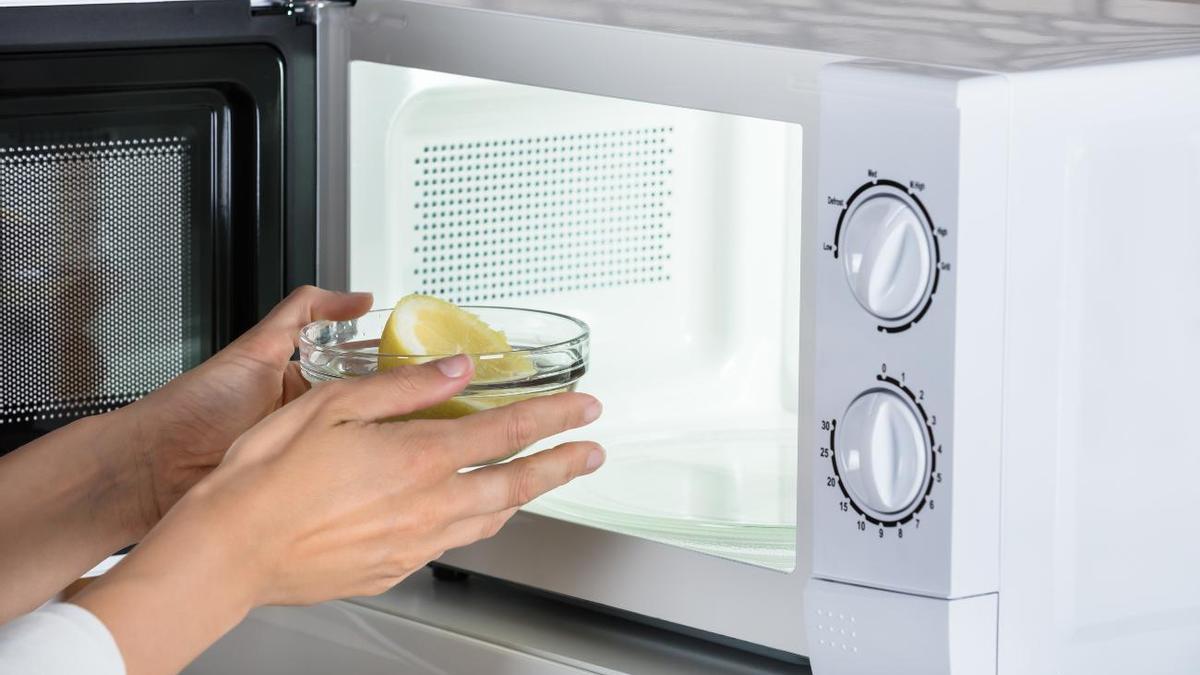 LIMPIAR MICROONDAS CON LIMÓN | El sorprendente método para limpiar el microondas que está conquistando las cocinas