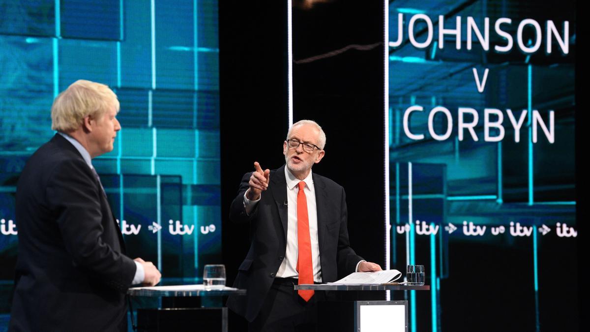 Debate electoral entre Boris Johnson y Jeremy Corbyn.