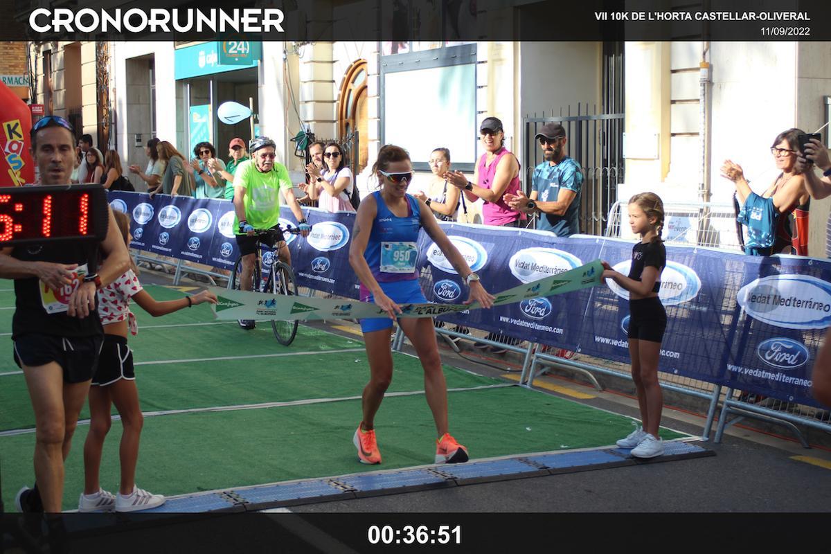 En categoría femenina, la ganadora fue Patricia Cabedo del club Running Pinto Seoane-Pampín con un tiempo de 36:50.