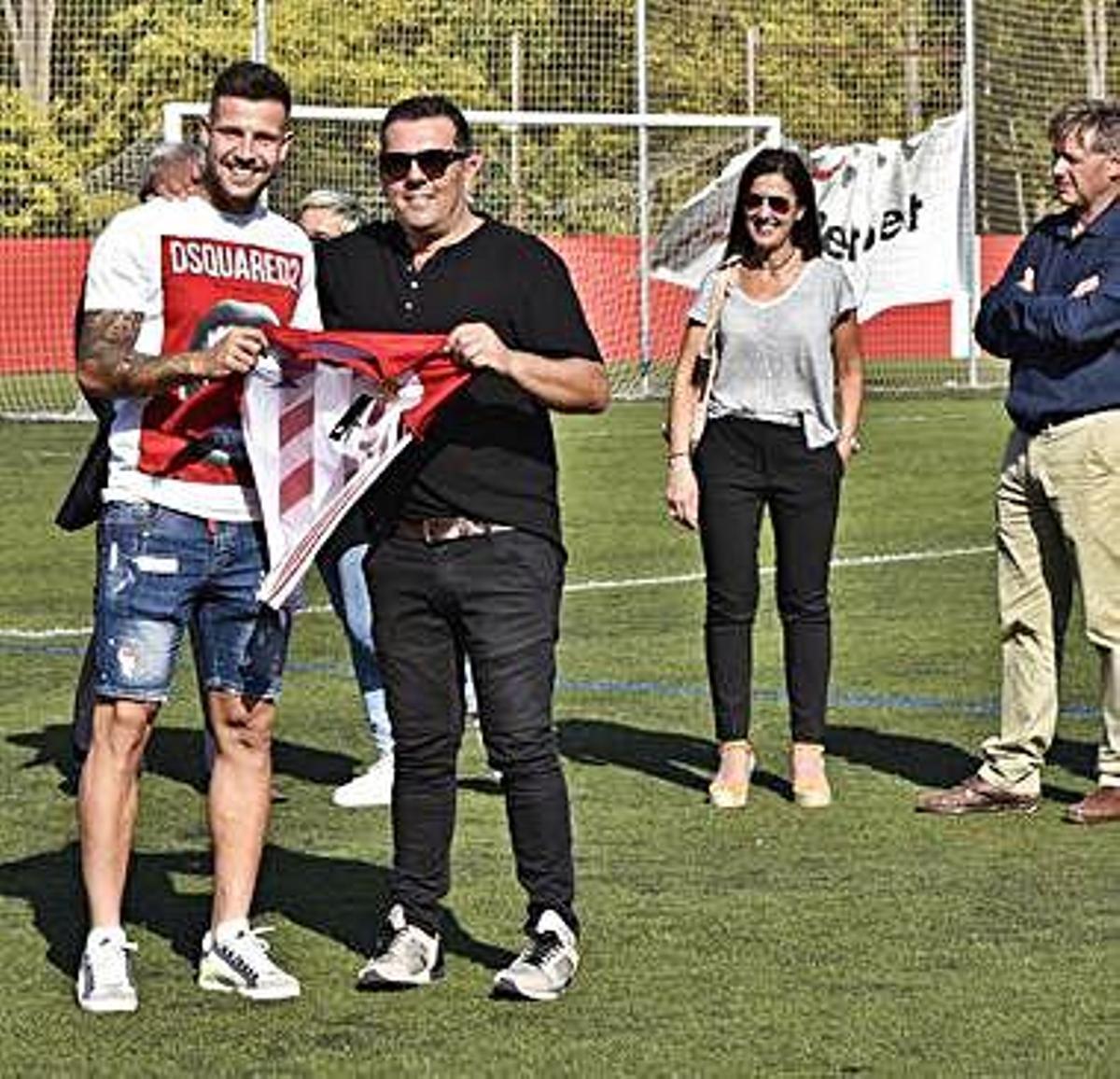 El CE Manresa presenta els seus 33 equips, cinc dels quals femenins