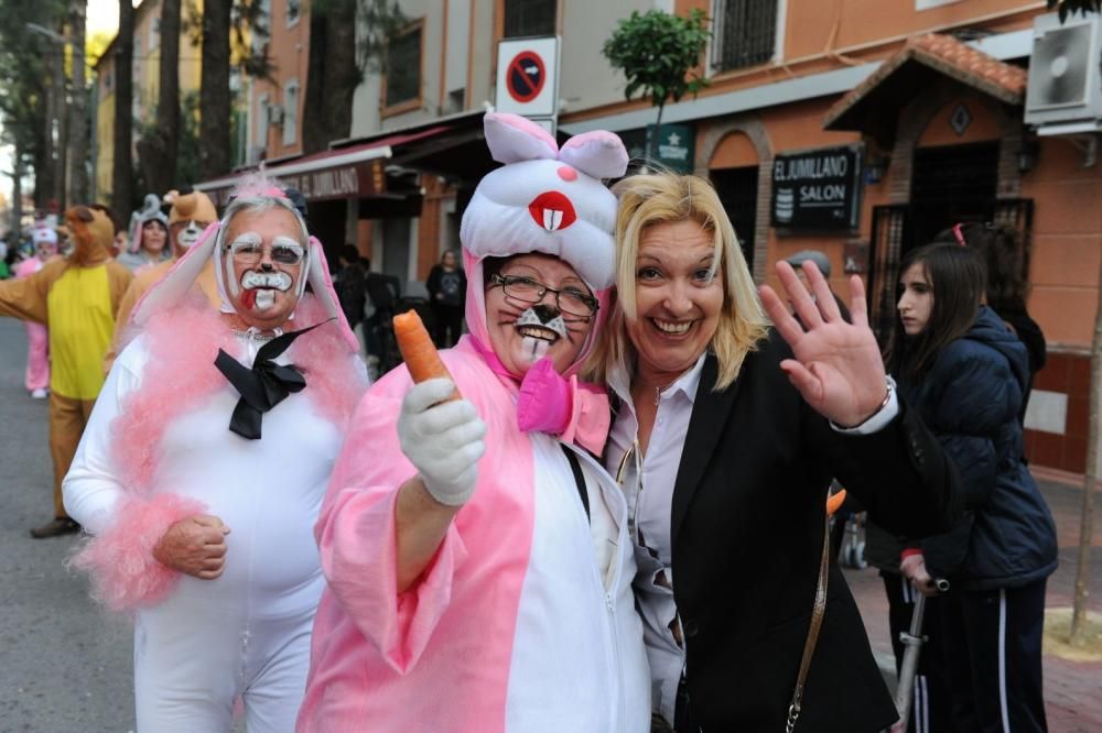 Vistabella saca su carnaval a las calles