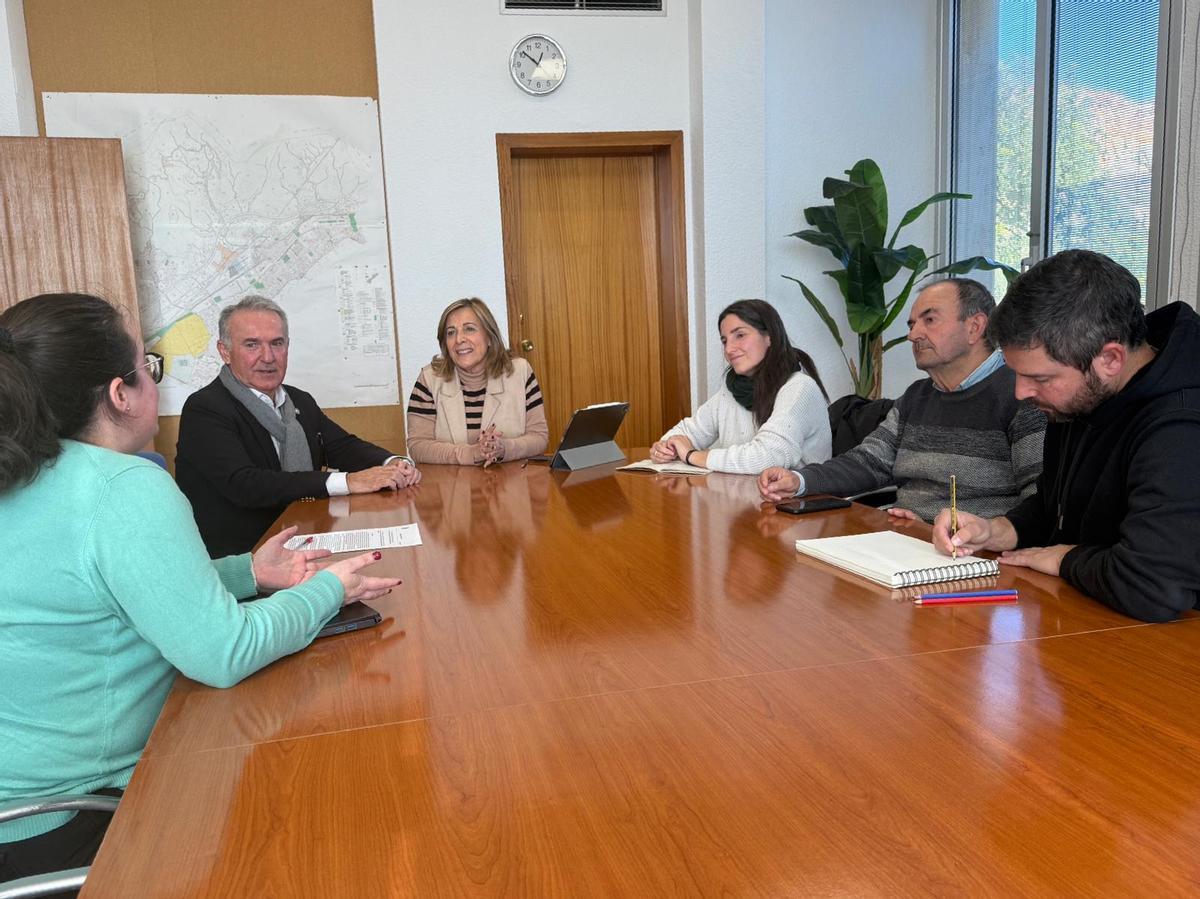 Reunión mantenida en el Ayuntamiento para hablar del plan director.