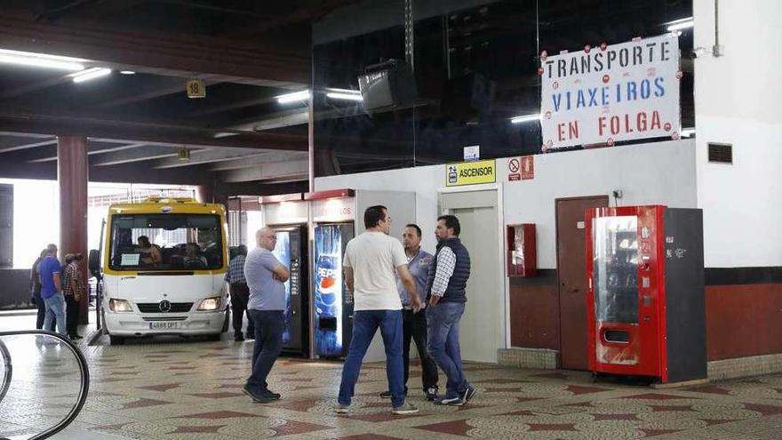 Estación de autobuses de Vigo casi vacía durante la huelga de la semana pasada. // Ricardo Grobas