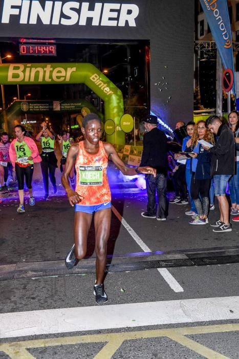 16-11-19 DEPOTES. CALLES DE LA CIUDAD. LAS PALMAS DE GRAN CANARIA. Salida y llegada de la carrera LPA Nigh Run. Fotos: Juan Castro.  | 16/11/2019 | Fotógrafo: Juan Carlos Castro