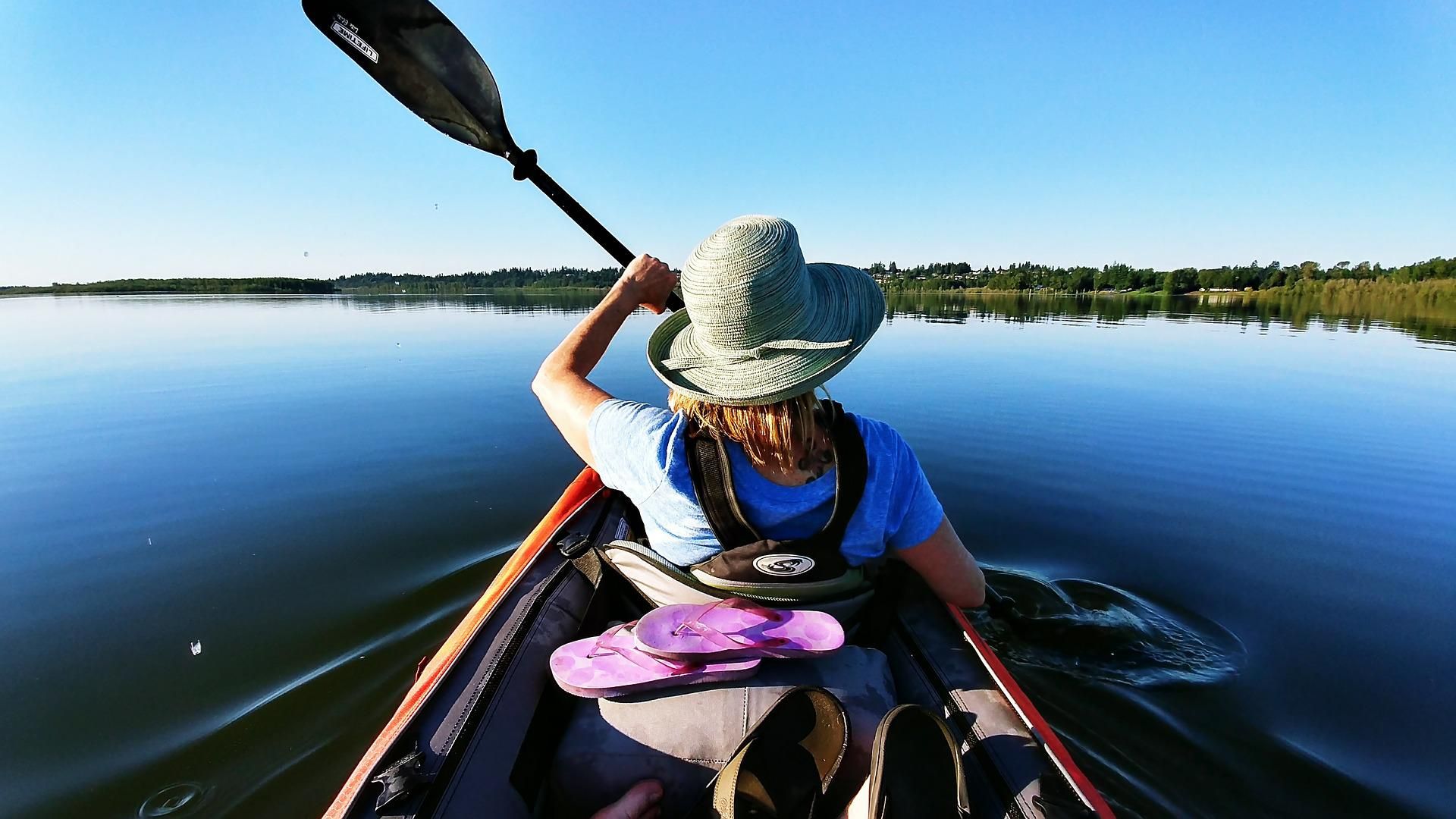 KAYAK LIDL: Lidl desafía a Decathlon con este kayak hinchable perfecto para  tus vacaciones de verano