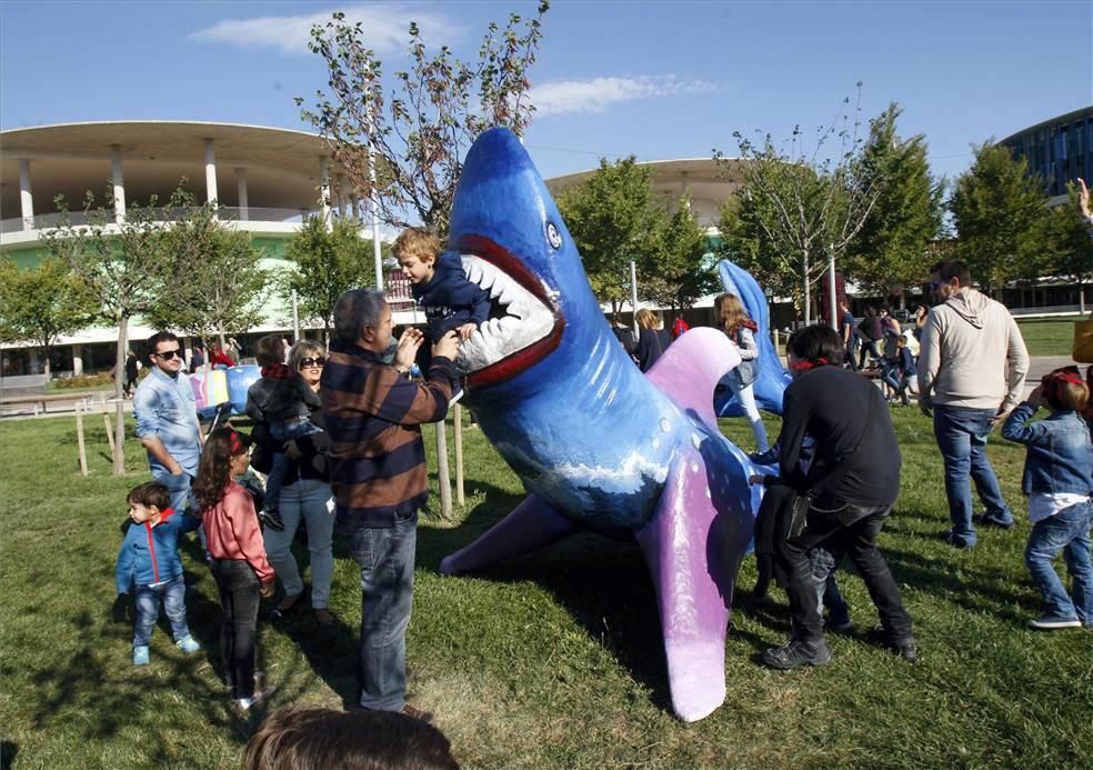 Gigantes y cabezudos en la Expo