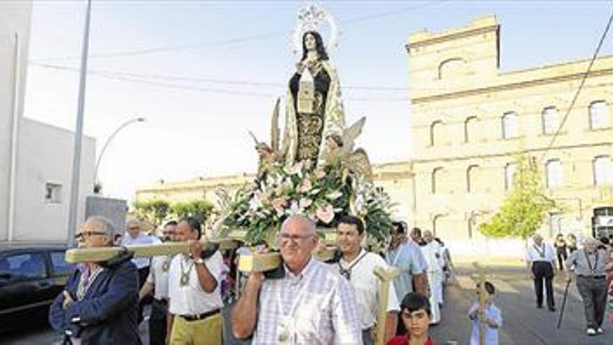 Vila-real se rinde ante la Virgen del Carmen