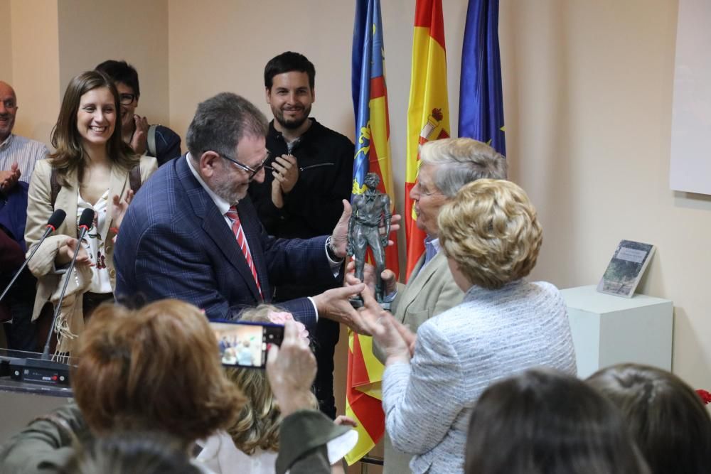 Premio de "Llaurador de l'Any de Torrent" a Evaristo Pérez Pellicer.