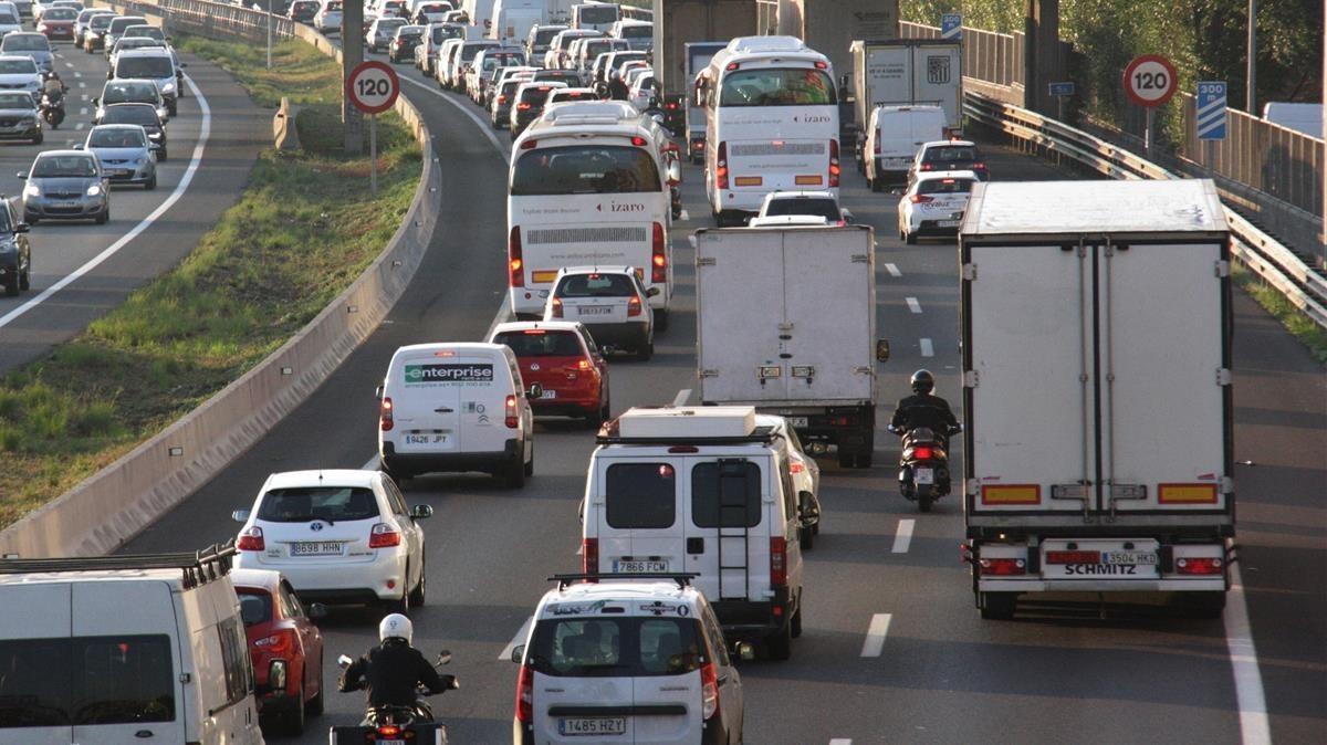 Retenciones de vehículos en la C-58 (Archivo)