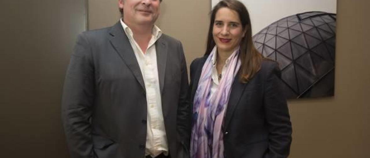 Martín Sanz junto a Mónica Nombela.