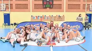 El equipo cadete femenino de baloncesto del Colegio École representará al Principado en el campeonato de España en Santiago