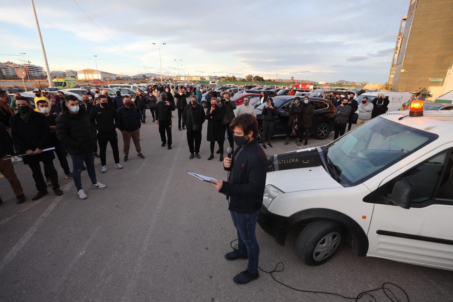 La hostelería colapsa Elche en su protesta contra el cierre total