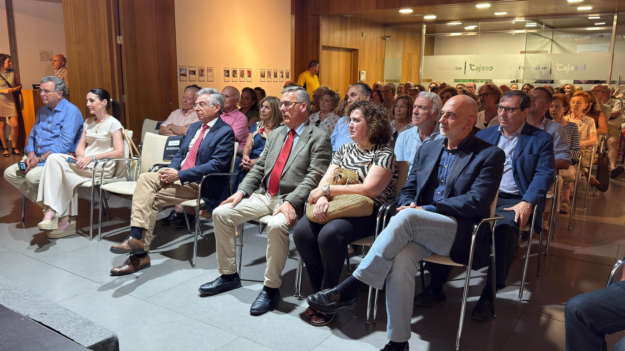 Presentación de 'La mirada enferma', el nuevo libro del escritor y profesor de Derecho de la UCO Antonio Manuel Rodríguez Ramos