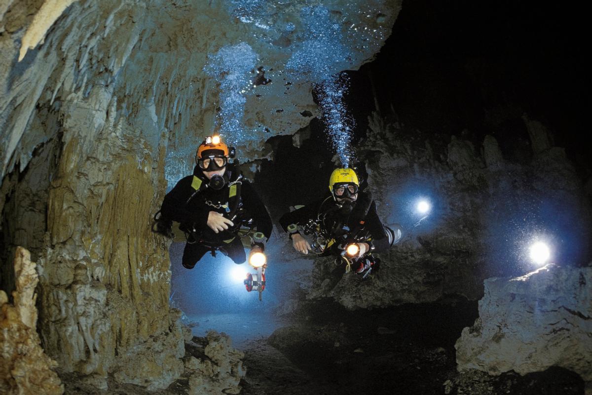 Cavernas subacuáticas en la Riviera Maya
