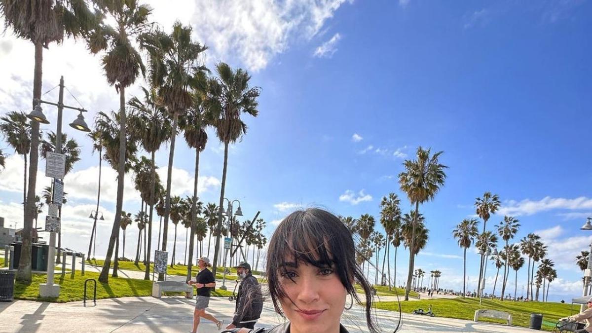 Aitana con la chaqueta de Sebastián Yatra en Los Ángeles