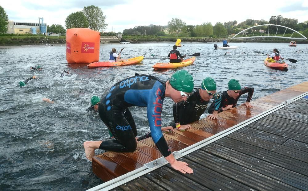 El Triatlón Motorbike Galaico Pontevedra se lleva el bronce en la categoría escolar femenina.