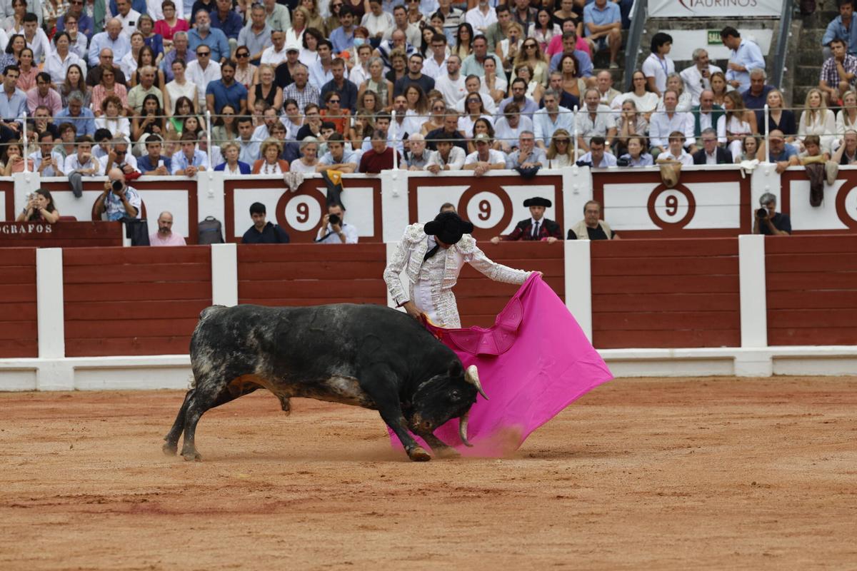 El triunfo de Roca Rey en la feria taurina de Gijón, en imágenes