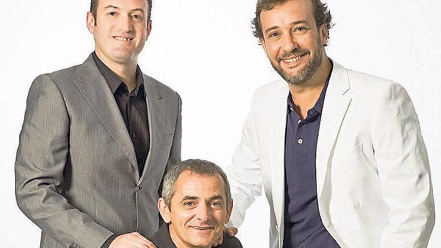 José Luis García, derecha, con Alex O´Dogherty e Iñaki Miramón.