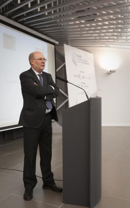 Conferencia de Andrés García Reche en el Club Mercantil