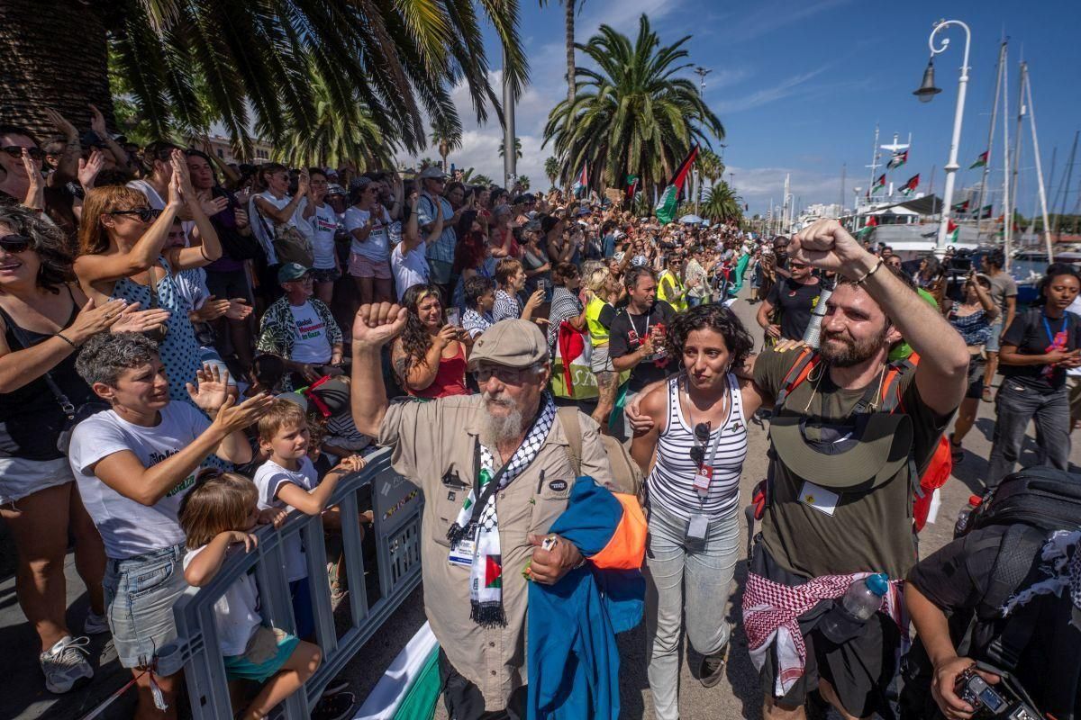 Les embarcacions de la flotilla que es dirigia a Gaza tornen a Barcelona pel mal temps Les embarcacions de la flotilla que es dirigia a Gaza tornen a Barcelona pel mal temps