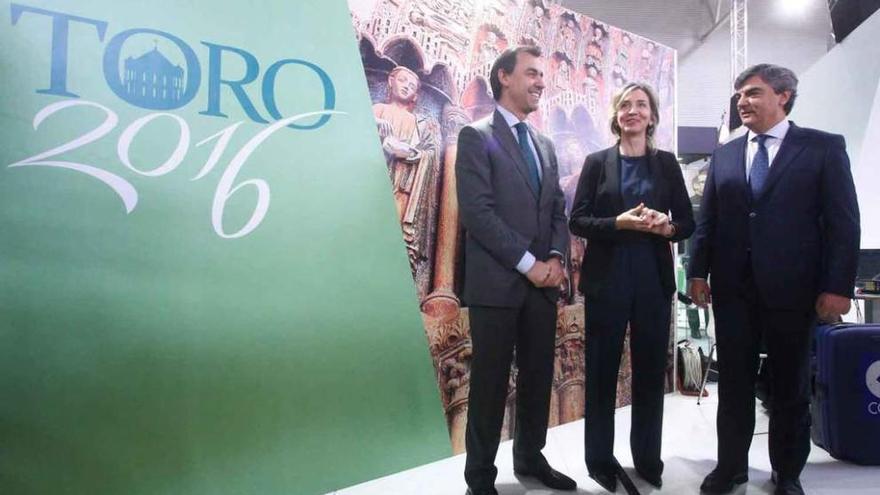 Martínez Maíllo y Jesús Sedano junto a la consejera Alicia García en la promoción de la candidatura en Intur.