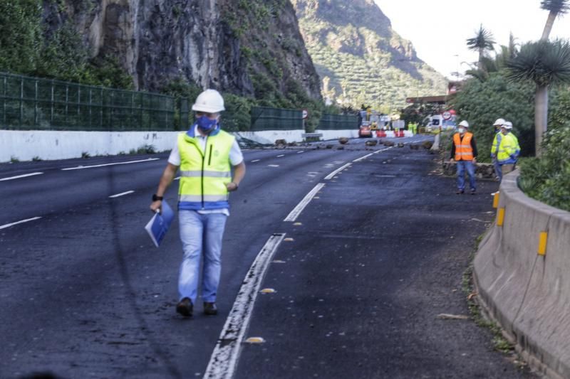 Inicio de las obras para asegurar el talud de la TF-5