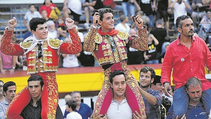 Ramos, a hombros con los novilleros en Algemesí