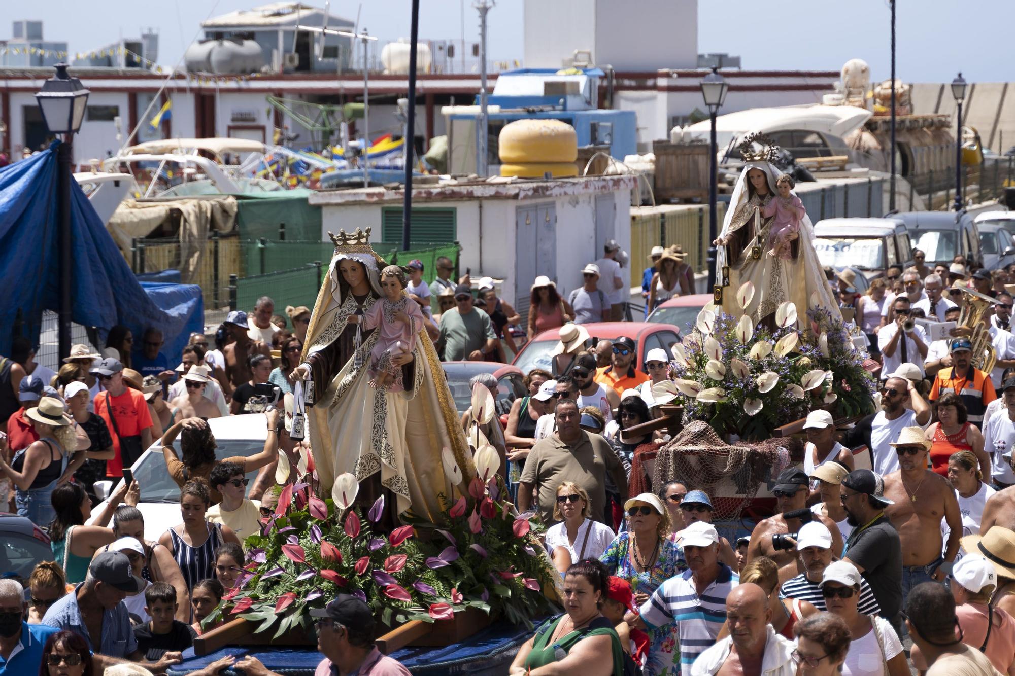 La Virgen del Carmen de Arguinegu�n y de Playa de Mog�n en procesi�n.JPG